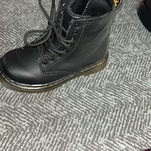 Dr martens black toddler boots sz 8 - Picture 3 of 5